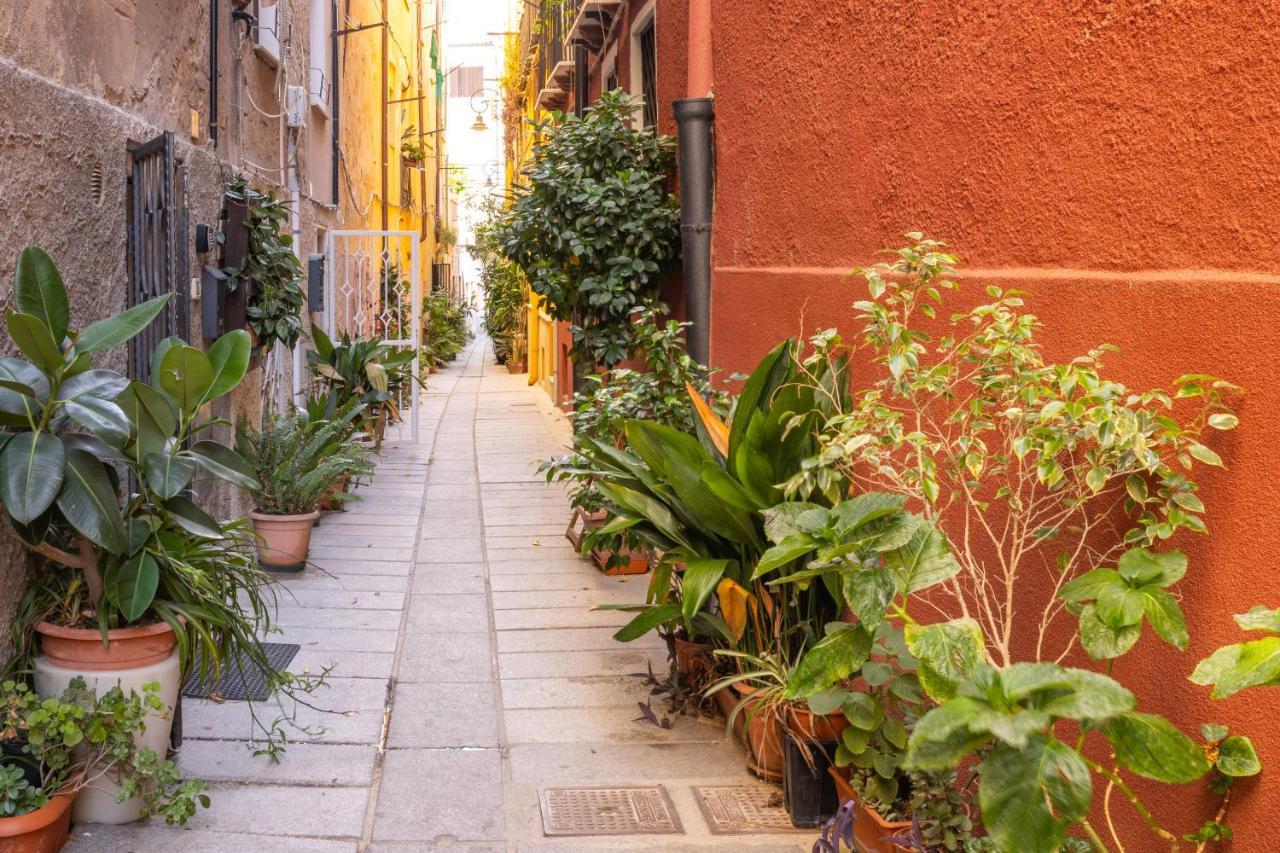 Casa Vacanze Nel Cuore Di Cagliari Exteriör bild