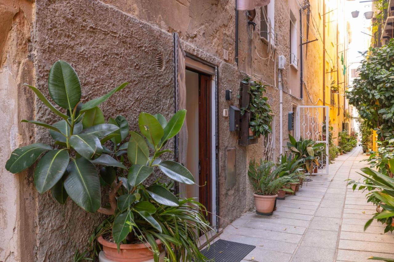 Casa Vacanze Nel Cuore Di Cagliari Exteriör bild