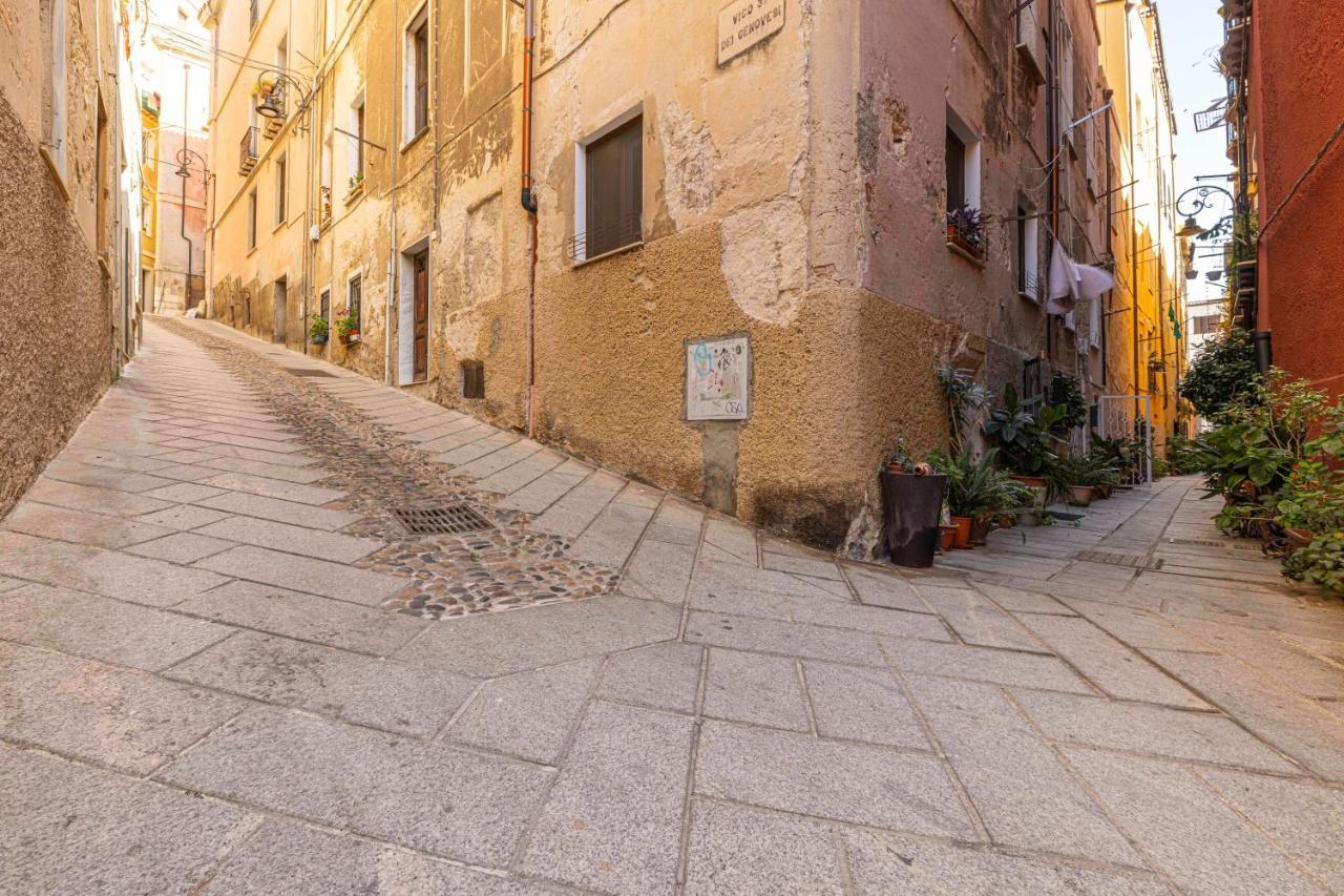 Casa Vacanze Nel Cuore Di Cagliari Exteriör bild